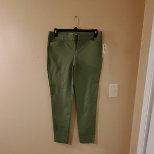 NWT** Old Navy Pixie Pants green mid rise  size12R